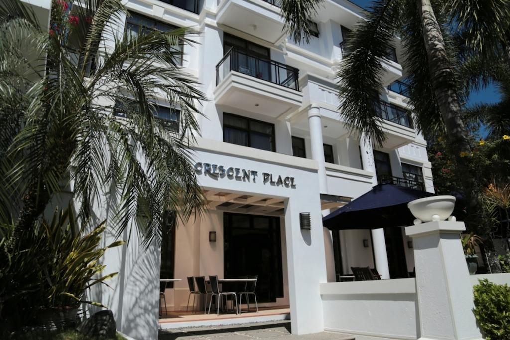 One Crescent Place Hotel Balabag  Exteriér fotografie